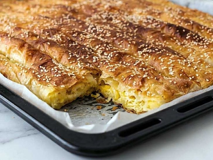 Lažna pita sa sirom bez razvlačenja kora: Mekano i brzo pecivo za cijelu porodicu