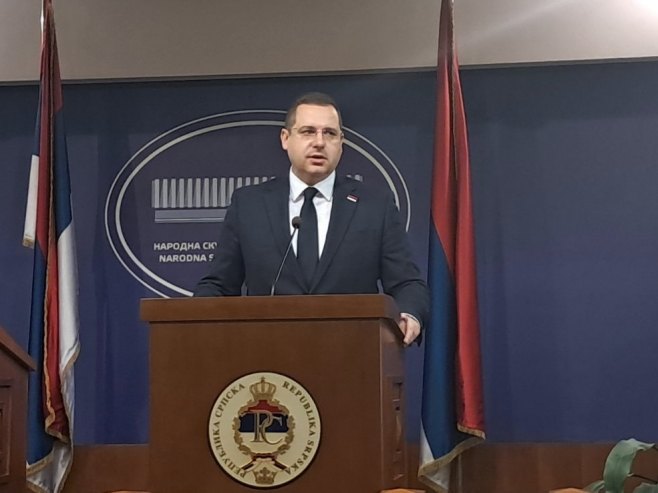 Kovačević poručio da Republika Srpska ima pravo podržati Vučića