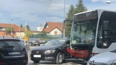 Sudar autobusa i automobila u banjalučkom naselju Rosulje