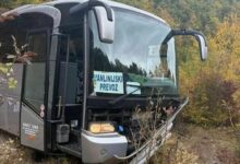 Nezgoda na putu prema Goraždu: Autobus sa igračima Famosa sletio sa kolovoza