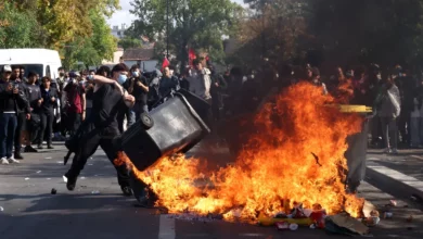 Nasilje na protestima u Francuskoj: Direktora polili benzinom i zapalili vatrogasno vozilo