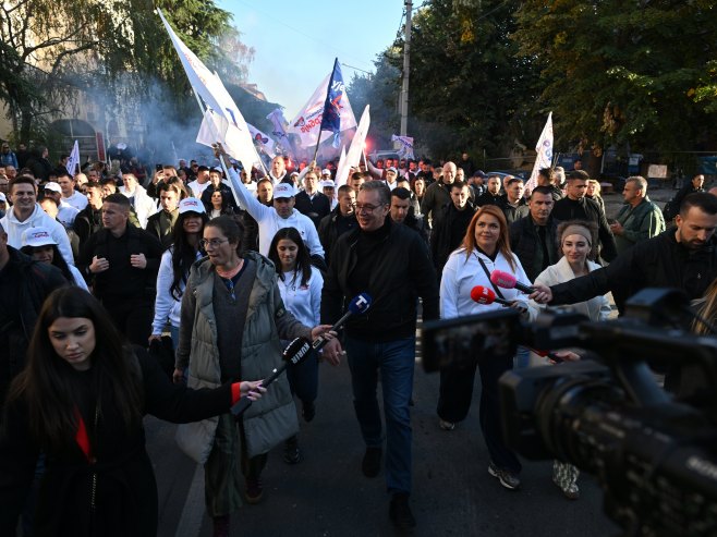 Predizborni skup u Novom Sadu okupio više od 100.000 ljudi