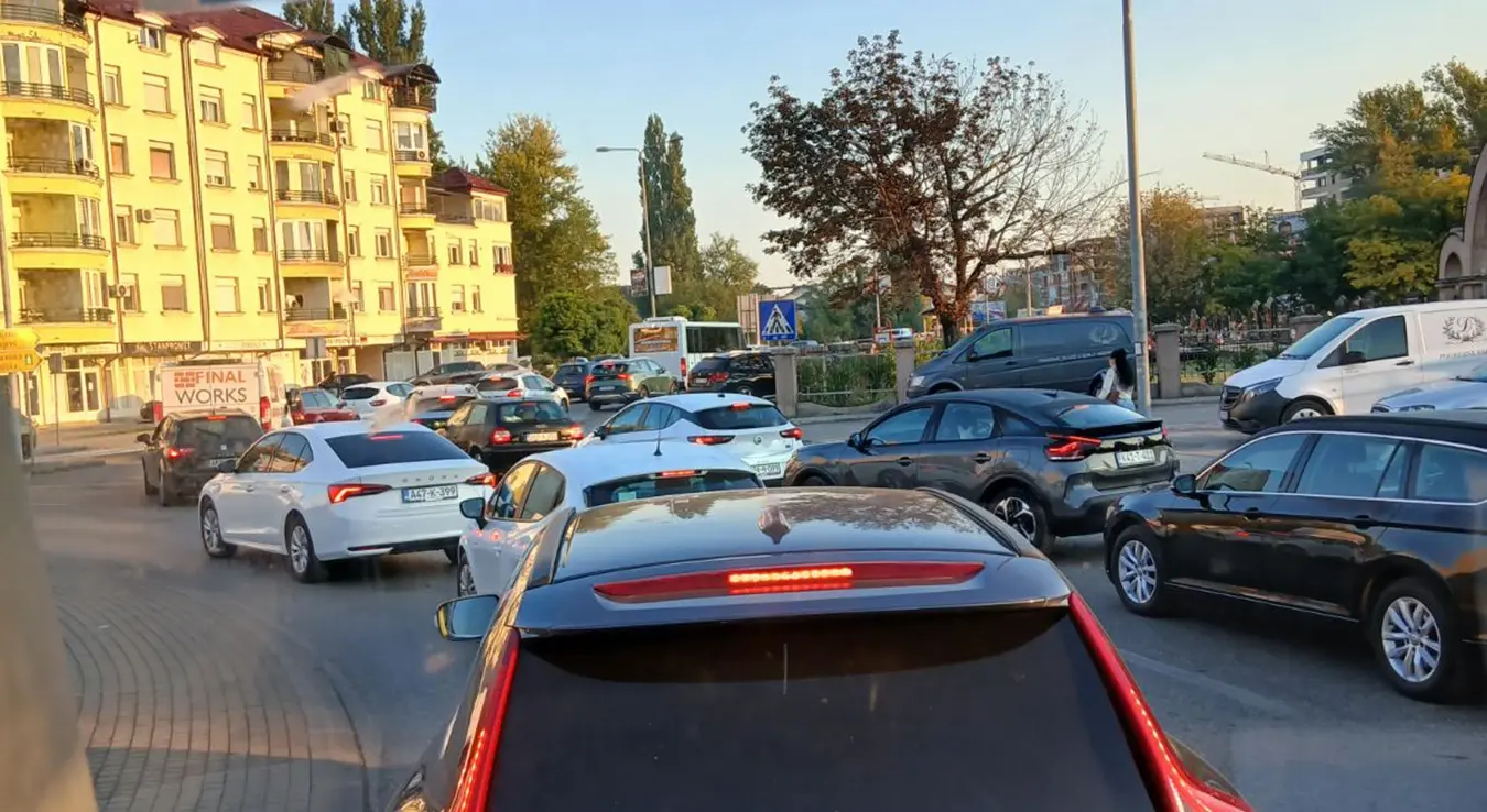 Jutro u koloni: gužve u Banjaluci ne jenjavaju, vozači bez strpljenja