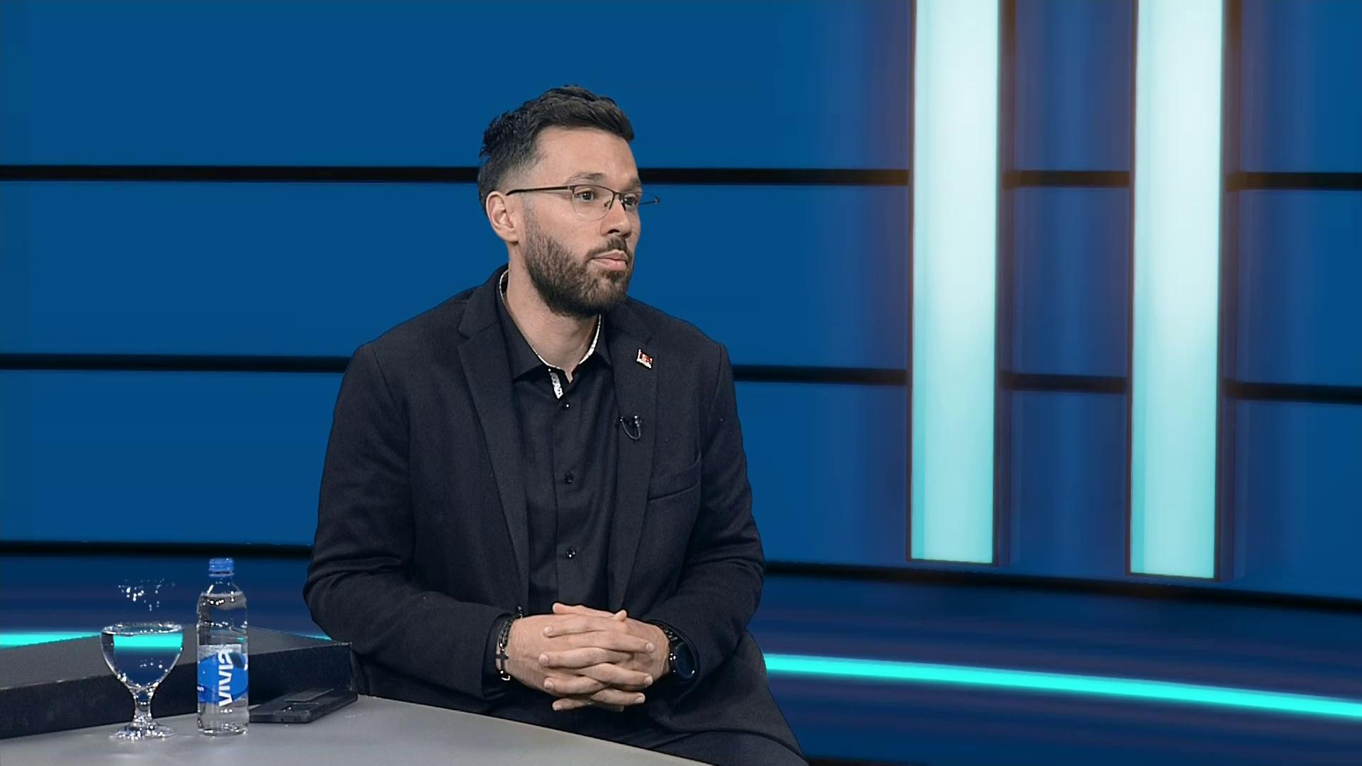 Boris Luketa ukazuje na pasivnost mladih i izborni kontrast sa Srbijom