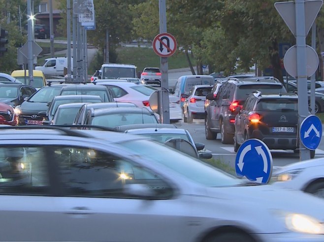 Saobraćajna infrastruktura u Banjaluci postala tijesna za sve veći broj vozila i stanovnika