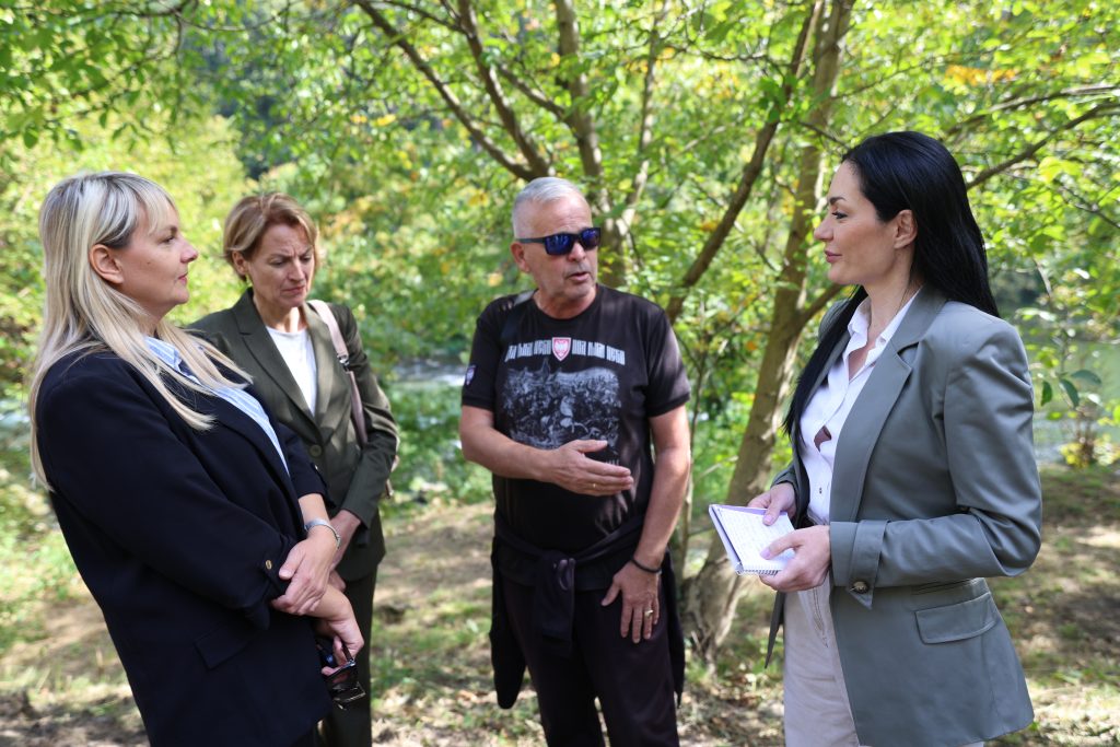 Trotoar u Srpskim Toplicama za bezbjedniji put do škole: Počela gradnja dionice vrijedne 1,2 miliona KM
