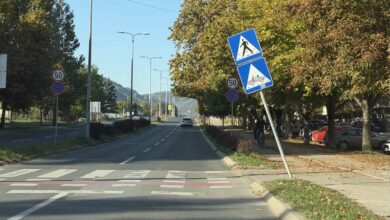 Zašto oštećeni saobraćajni znakovi ugrožavaju prolaznike u Banjaluci