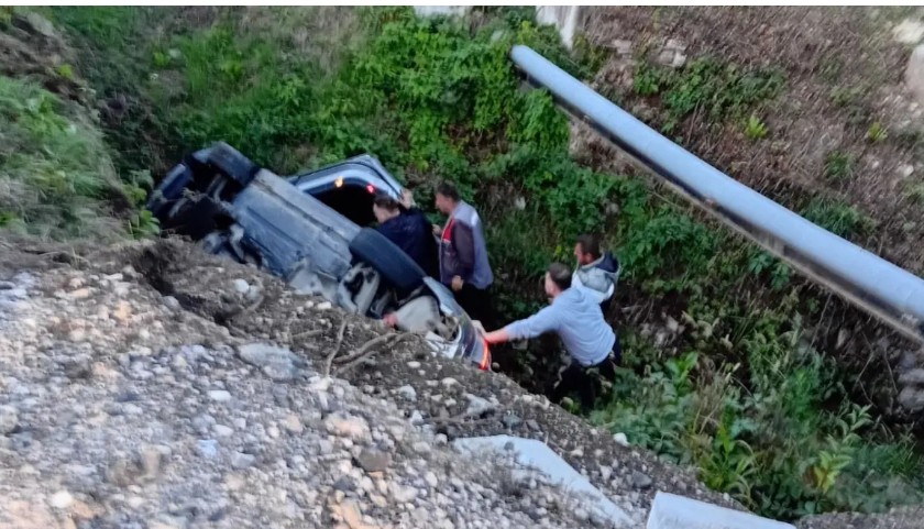 Nezgoda na putu ka Čelincu: Automobil sletio u kanal kod Zelenog Vira