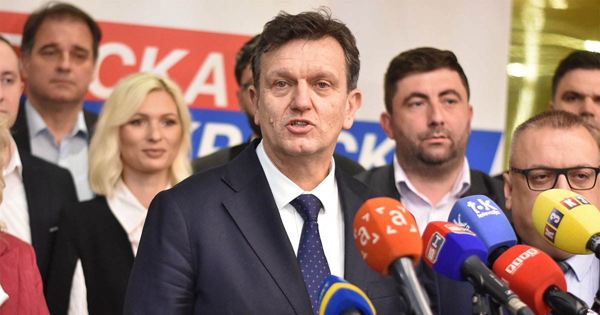 Burna sjednica Predsjedništva SDS-a: Na stolu povlačenje odluke o Petroviću i ostavka Blanuše