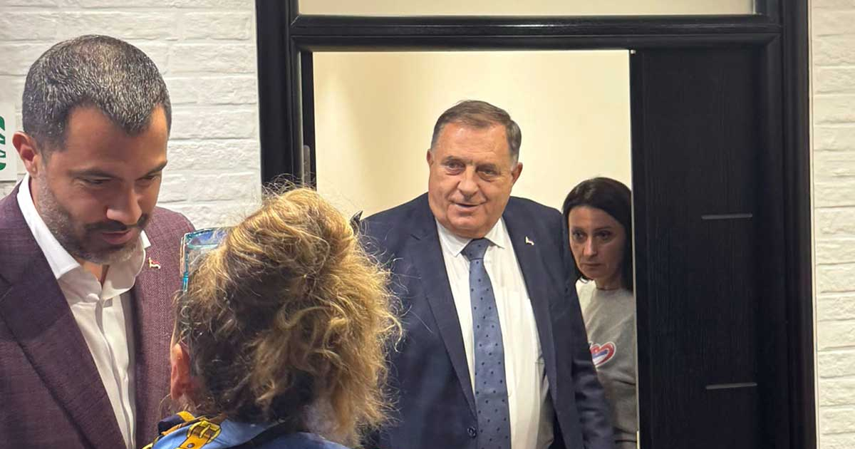 Milorad Dodik došao u stranačke prostorije SNS-a na Novom Beogradu