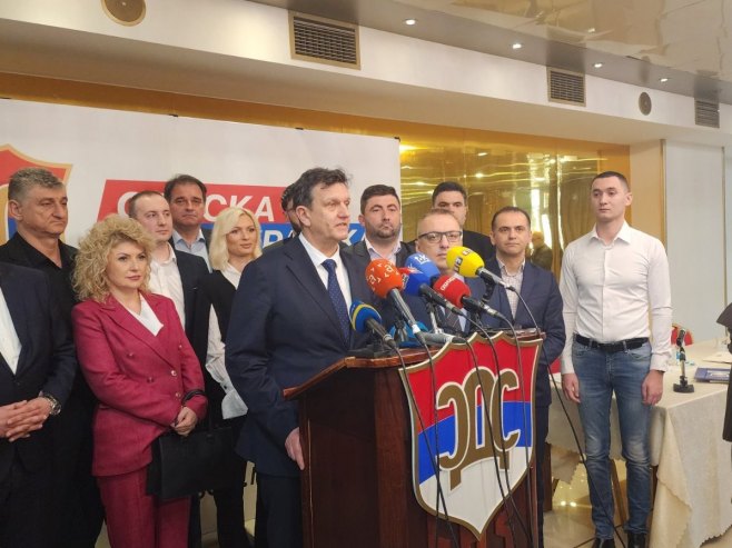 Bura u SDS-u ne jenjava: isključenje Petrovića pokrenulo pozive na ostavku Blanuše