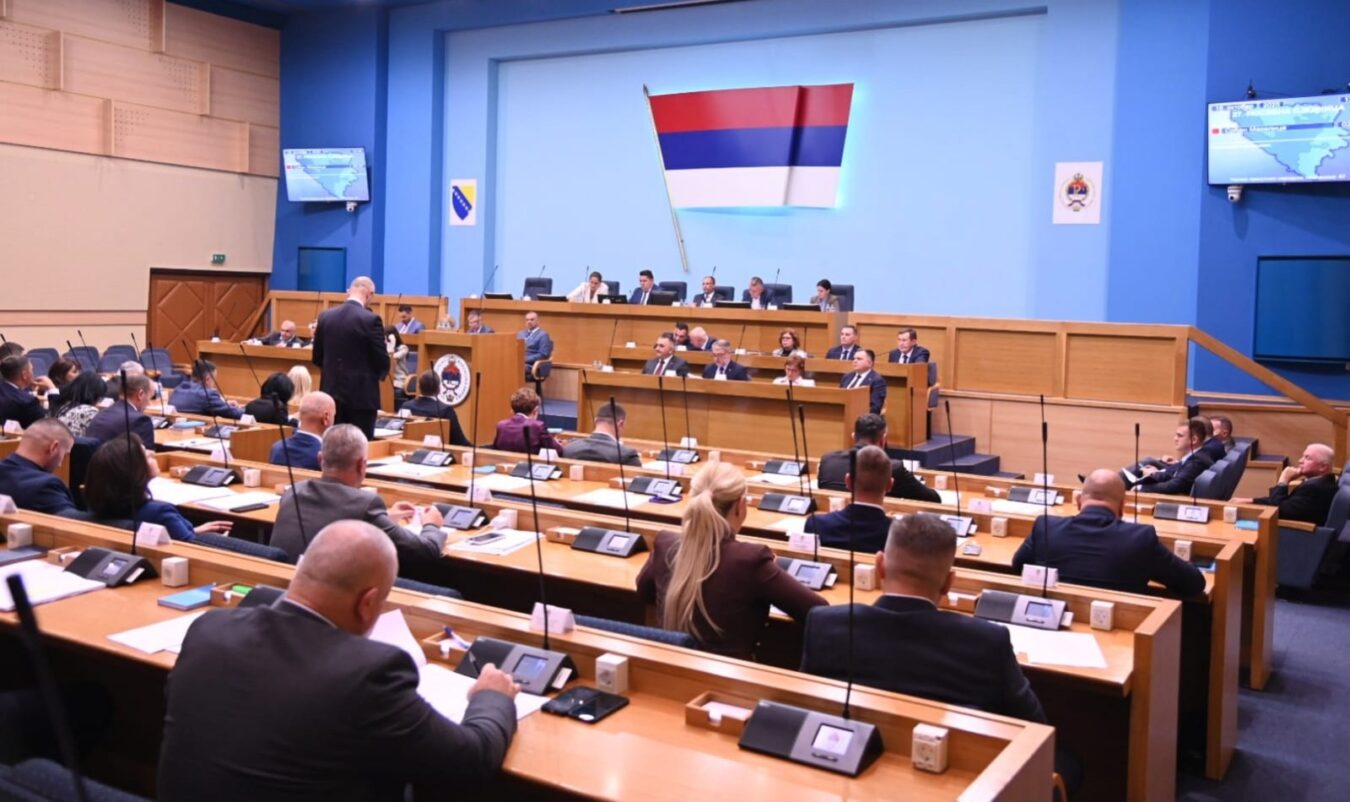Ko vraća mandat, a ko se još dvoumi: kome se otvara mjesto u NS RS