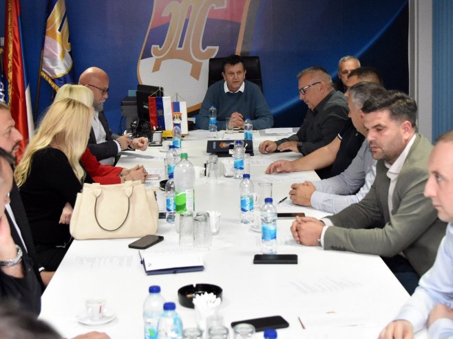 Previranja u SDS-u: Članovi napustili sjednicu zbog isključenja Petrovića