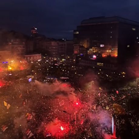 Slavlje na Trgu Slavija poslije izbora u Srbiji