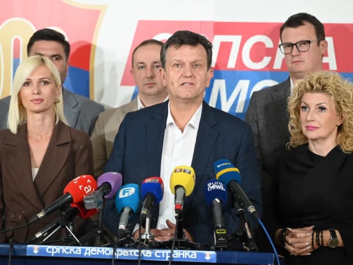 Politički potres u SDS-u nakon izbornog poraza i odbijanja ostavke