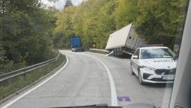 Nezgoda kod Kladnja: Teretnom vozilu se otkačila prikolica