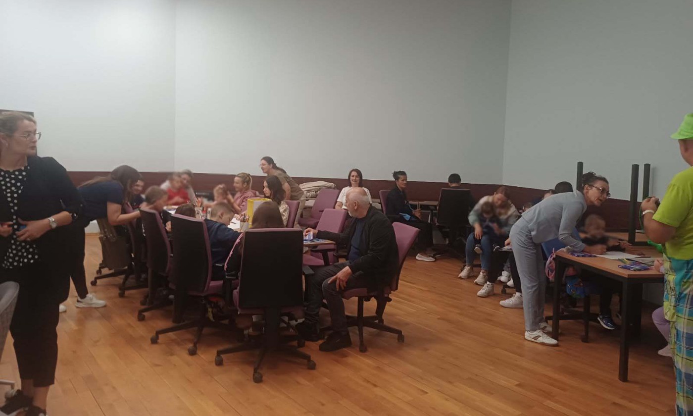 Višečlane porodice u Banjaluci prošetale povodom Nedjelje djeteta
