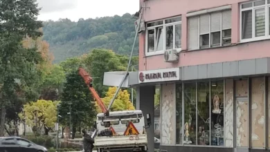 Noćna saobraćajna nezgoda u Banjaluci: Povrijeđeni vozač i suvozač