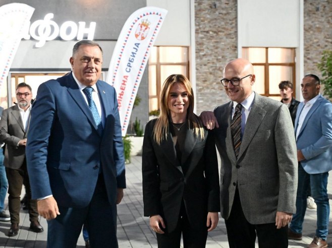 Dodik u Inđiji pružio podršku Vučiću i listi